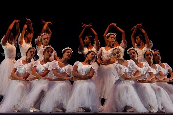 Ballet Camaguey en Las Silfides_foto Jorge Luis Sánchez Rivera, 2017.jpg