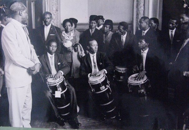 Conjunto Folklorico Nacional de Cuba en Paris 1964.jpg